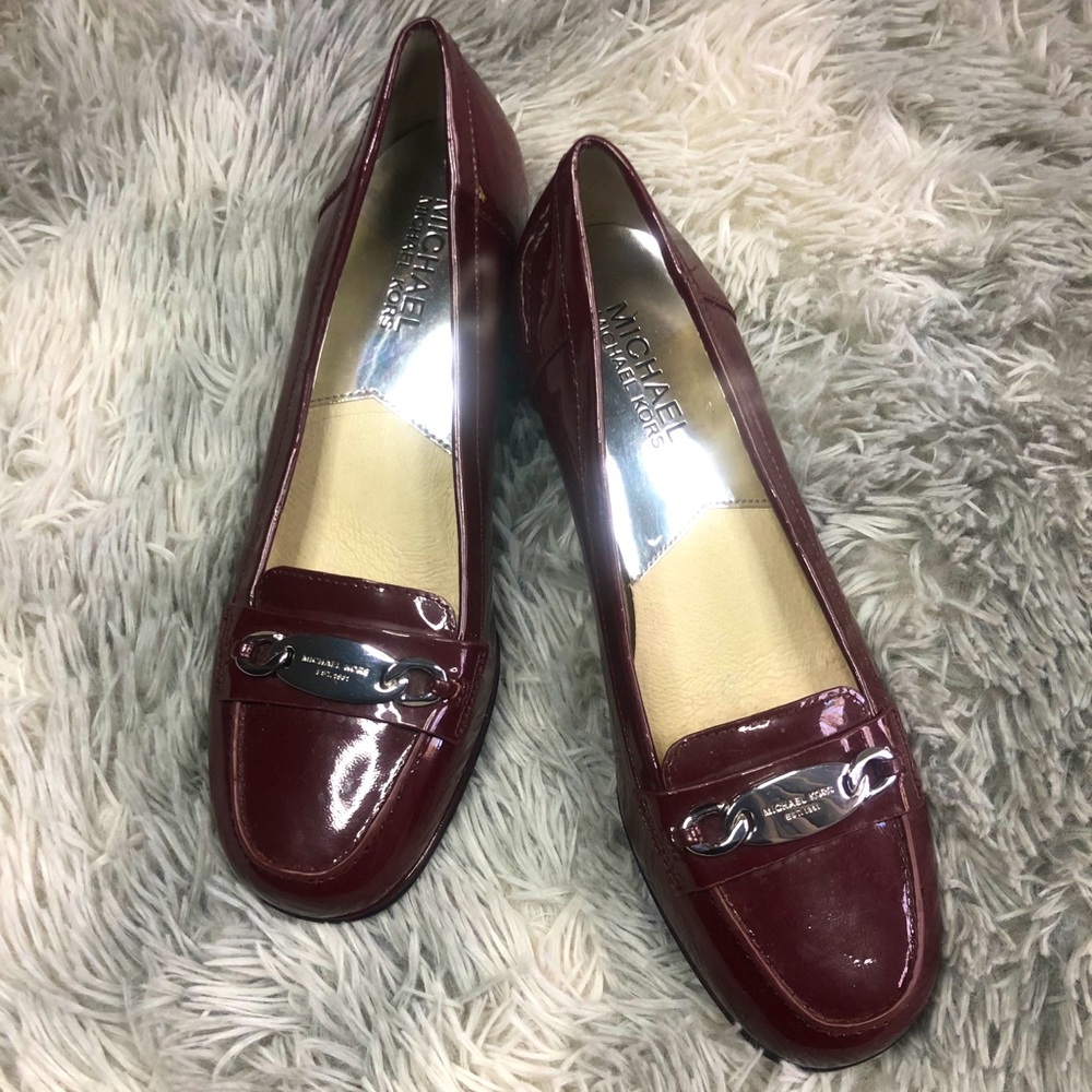 🔘Michael Kors Burgundy Loafers